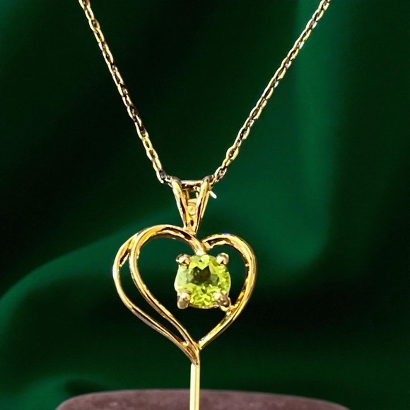 Jewelry - Elegant Gold Heart Necklace with Peridot 18”